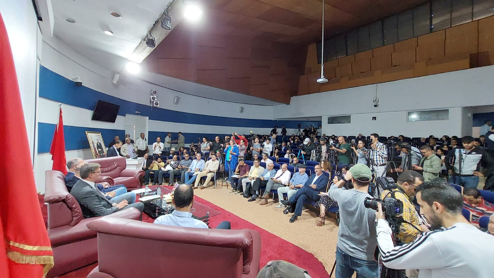 ندوة حول موضوع:" أية آفاق لمهنة الصحافة في ظل المستجدات التي يعرفها القطاع؟ "